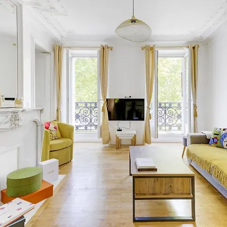 3br Parisian Charm Near Champs-elysees & La Defense