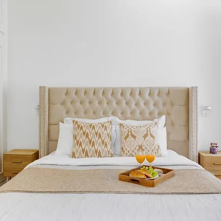 Apartment 3br Parisian Charm Near Champs-elysees & La Defense