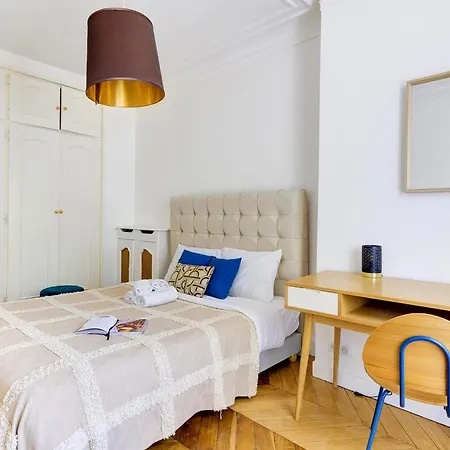 3br Parisian Charm Near Champs-elysees & La Defense *