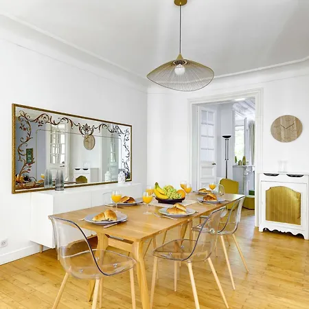 3br Parisian Charm Near Champs-elysees & La Defense