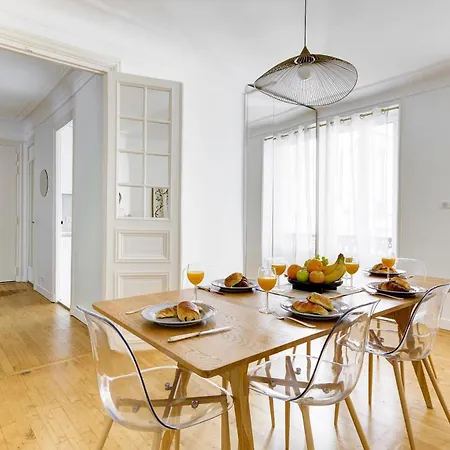 3br Parisian Charm Near Champs-elysees & La Defense * Paris
