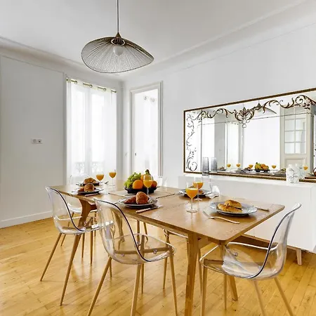 Apartment 3br Parisian Charm Near Champs-elysees & La Defense