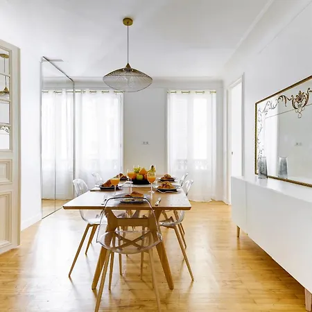 Apartment 3br Parisian Charm Near Champs-elysees & La Defense *