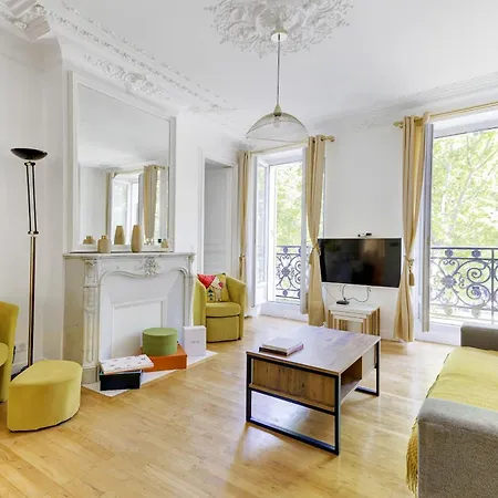 3br Parisian Charm Near Champs-elysees & La Defense Apartment Paris